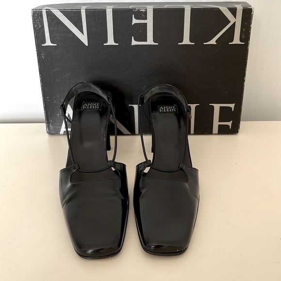 Vintage Anne Klein Shiny Black Leather Sling Back Shoes, sizes 6/7 - Picture 9 of 10